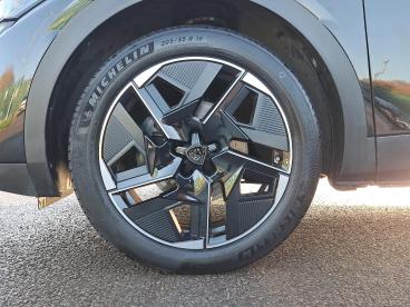 SPOTICAR Peugeot 408 1.2 Puretech Gt Fastback Eat Euro 6 (s/s) 5dr Used Car - Saloon Petrol Black - Telford - 1200558681_5