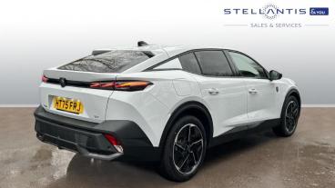 SPOTICAR Peugeot 408 1.2 Hybrid Gt Fastback E-dsc6 Euro 6 (s/s) 5dr Used Car - Saloon Hybrid White - Godalming - 1200570579_4