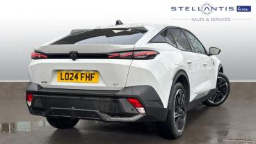 SPOTICAR Peugeot 408 1.2 Puretech Gt Fastback Eat Euro 6 (s/s) 5dr Used Car - Saloon Petrol White - Salford - 1200573383_4