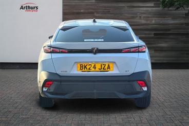 SPOTICAR Peugeot 408 1.2 Puretech Gt Fastback Eat Euro 6 (s/s) 5dr Used Car - Saloon Petrol White - Oswestry - 1200584453_4