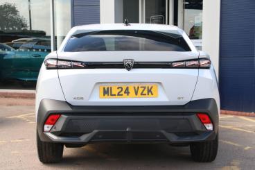 SPOTICAR Peugeot 408 1.2 Puretech Gt Fastback Eat Euro 6 (s/s) 5dr Used Car - Saloon Petrol White - Bulkington - 1200593150_3