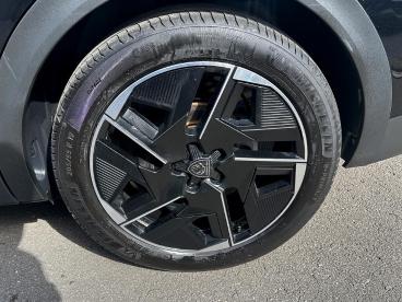 SPOTICAR Peugeot 408 1.2 Gt Fastback E-dsc6 Euro 6 (s/s) 5dr Used Car - Saloon Hybrid Black - Rochdale - 1200600885_5
