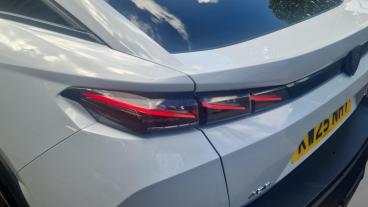 SPOTICAR Peugeot 408 1.2 Gt Fastback E-dsc6 Euro 6 (s/s) 5dr Used Car - Saloon Hybrid White - Romford - 1200609186_5