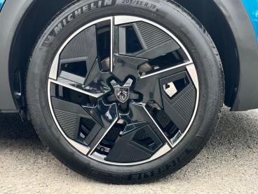 SPOTICAR Peugeot 408 1.2 Puretech Gt Fastback Eat Euro 6 (s/s) 5dr Used Car - Saloon Petrol Blue - Wolverhampton - 1200615812_4