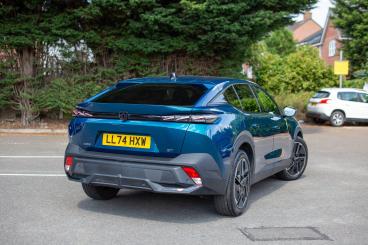 SPOTICAR Peugeot 408 1.2 Puretech Gt Fastback Eat Euro 6 (s/s) 5dr Used Car - Saloon Petrol Blue - Hinckley - 1200615908_4