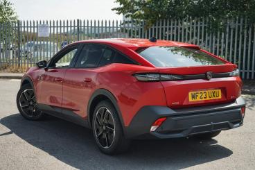 SPOTICAR Peugeot 408 1.2 Puretech Gt Fastback Eat Euro 6 (s/s) 5dr Used Car - Saloon Petrol Red - Bromsgrove - 1200617534_2