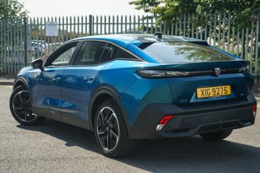 SPOTICAR Peugeot 408 1.2 Gt Fastback E-dsc6 Euro 6 (s/s) 5dr Used Car - Saloon Hybrid Blue - Bromsgrove - 1200617535_2