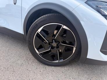 SPOTICAR Peugeot 408 1.6 12.4kwh Gt Fastback E-eat Euro 6 (s/s) 5dr Used Car - Saloon Plug-in Hybrid White - Rugby - 1200621981_4