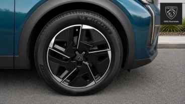 SPOTICAR Peugeot 408 1.2 Puretech Gt Fastback Eat Euro 6 (s/s) 5dr Used Car - Saloon Petrol Blue - Rochdale - 1200639861_5