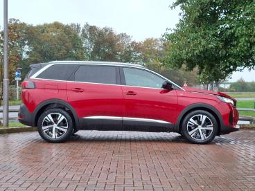 SPOTICAR Peugeot 5008 1.2 Puretech Gt Eat Euro 6 (s/s) 5dr Used Car - Mpv Petrol Red - Worthing - 1200547123_5