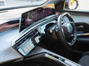 SPOTICAR Peugeot 5008 1.2 Hybrid Gt E-dsc6 Euro 6 (s/s) 5dr Used Car - Mpv Hybrid Grey - Hinckley - 1200552726_3