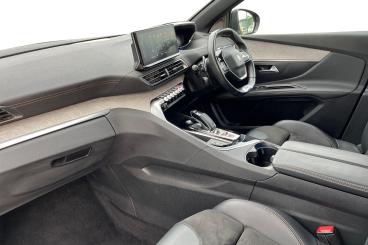 SPOTICAR Peugeot 5008 1.2 Puretech Gt Premium Eat Euro 6 (s/s) 5dr Used Car - Mpv Petrol Black - Southend-on-sea - 1200554513_2