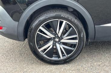 SPOTICAR Peugeot 5008 1.2 Puretech Gt Premium Eat Euro 6 (s/s) 5dr Used Car - Mpv Petrol Black - Southend-on-sea - 1200554513_5