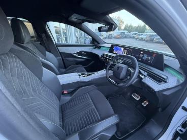 SPOTICAR Peugeot 5008 1.2 Hybrid Gt E-dsc6 Euro 6 (s/s) 5dr Used Car - Mpv Hybrid White - Watford - 1200559285_2