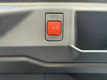 SPOTICAR Peugeot 5008 1.2 Hybrid Gt E-dsc6 Euro 6 (s/s) 5dr Used Car - Mpv Hybrid White - Watford - 1200559285_4