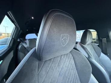 SPOTICAR Peugeot 5008 1.2 Hybrid Gt E-dsc6 Euro 6 (s/s) 5dr Used Car - Mpv Hybrid White - Watford - 1200559285_5