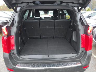 SPOTICAR Peugeot 5008 1.2 Puretech Gt Eat Euro 6 (s/s) 5dr Used Car - Mpv Petrol Red - Basingstoke - 1200567609_5