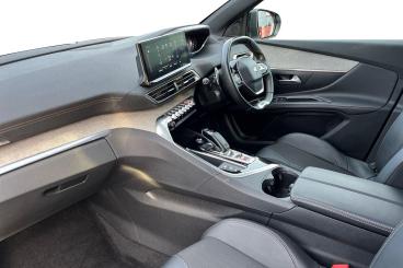 SPOTICAR Peugeot 5008 1.2 Puretech Gt Line Euro 6 (s/s) 5dr Used Car - Mpv Petrol White - Southend-on-sea - 1200569939_2