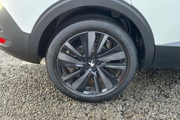 SPOTICAR Peugeot 5008 1.2 Puretech Gt Line Euro 6 (s/s) 5dr Used Car - Mpv Petrol White - Southend-on-sea - 1200569939_5