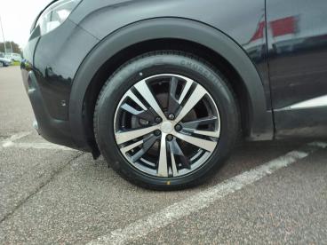 SPOTICAR Peugeot 5008 1.6 Puretech Gt Line Eat Euro 6 (s/s) 5dr Used Car - Mpv Petrol Black - Moray - 1200577403_4