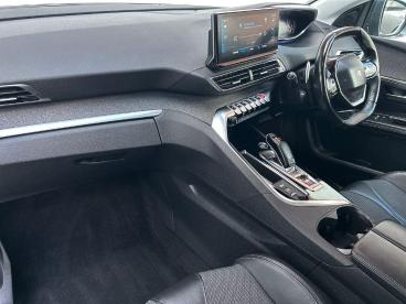 SPOTICAR Peugeot 5008 1.2 Puretech Allure Premium + Eat Euro 6 (s/s) 5dr Used Car - Mpv Petrol Grey - Wigan - 1200581389_2