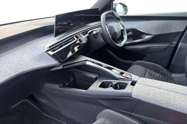 SPOTICAR Peugeot 5008 1.2 Hybrid Gt E-dsc6 Euro 6 (s/s) 5dr Used Car - Mpv Hybrid White - Newbury - 1200583879_2