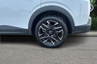 SPOTICAR Peugeot 5008 1.2 Hybrid Gt E-dsc6 Euro 6 (s/s) 5dr Used Car - Mpv Hybrid White - Newbury - 1200583879_5