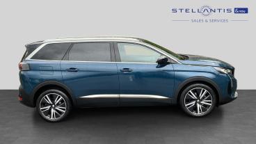 SPOTICAR Peugeot 5008 1.2 Puretech Gt Premium Eat Euro 6 (s/s) 5dr Used Car - Mpv Petrol Blue - Walton On Thames - 1200608219_2