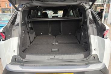 SPOTICAR Peugeot 5008 1.2 Gt E-dsc6 Euro 6 (s/s) 5dr Used Car - Mpv Hybrid White - Newark On Trent - 1200611303_5