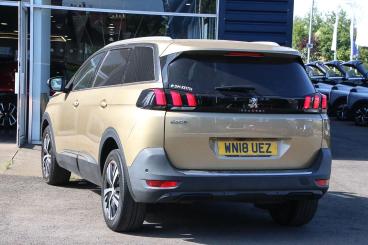 SPOTICAR Peugeot 5008 1.2 Puretech Allure Eat Euro 6 (s/s) 5dr Used Car - Mpv Petrol Gold - Lichfield - 1200615425_4