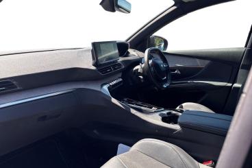 SPOTICAR Peugeot 5008 1.5 Bluehdi Gt Eat Euro 6 (s/s) 5dr Used Car - Mpv Diesel Black - Southampton - 1200615540_2