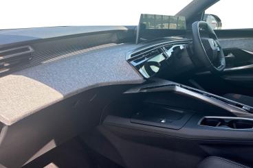 SPOTICAR Peugeot 5008 1.2 Gt E-dsc6 Euro 6 (s/s) 5dr Used Car - Mpv Hybrid Grey - Southend-on-sea - 1200617276_2