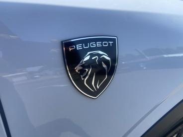 SPOTICAR Peugeot 5008 1.2 Gt E-dsc6 Euro 6 (s/s) 5dr Used Car - Mpv Hybrid White - Watford - 1200617457_4