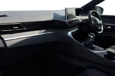 SPOTICAR Peugeot 5008 1.2 Puretech Gt Line Premium Euro 6 (s/s) 5dr Used Car - Mpv Petrol Grey - Southend-on-sea - 1200618425_2