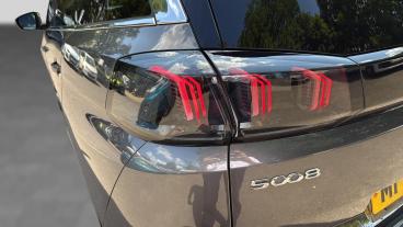 SPOTICAR Peugeot 5008 1.2 Puretech Gt Eat Euro 6 (s/s) 5dr Used Car - Mpv Petrol Grey - Godalming - 1200619095_5