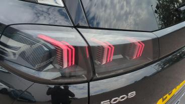 SPOTICAR Peugeot 5008 1.2 Puretech Allure Premium Eat Euro 6 (s/s) 5dr Used Car - Mpv Petrol Black - Crawley - 1200622834_5