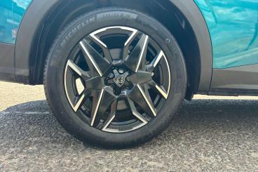 SPOTICAR Peugeot 5008 1.2 Gt E-dsc6 Euro 6 (s/s) 5dr Used Car - Mpv Hybrid Blue - Southend-on-sea - 1200624756_5