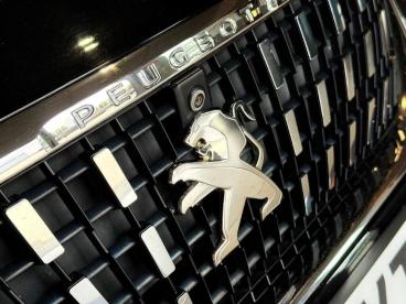 SPOTICAR Peugeot 5008 1.5 Bluehdi Allure Eat Euro 6 (s/s) 5dr Used Car - Mpv Diesel Black - Stourbridge - 1200625284_3