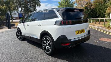 SPOTICAR Peugeot 5008 1.2 Puretech Gt Premium Eat Euro 6 (s/s) 5dr Used Car - Mpv Petrol White - Crewe - 1200625311_4