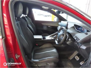 SPOTICAR Peugeot 5008 1.2 Puretech Gt Premium Eat Euro 6 (s/s) 5dr Used Car - Mpv Petrol Red - Eglinton - 1200639385_4