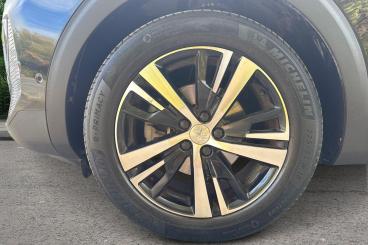 SPOTICAR Peugeot 5008 1.5 Bluehdi Gt Eat Euro 6 (s/s) 5dr Used Car - Mpv Diesel Black - Newbury - 1200642403_5