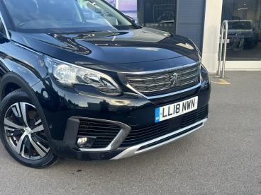 SPOTICAR Peugeot 5008 1.5 Bluehdi Allure Euro 6 (s/s) 5dr Used Car - Mpv Diesel Black - Watford - 1200643084_2