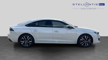 SPOTICAR Peugeot 508 1.6 11.8kwh Gt Premium Fastback E-eat Euro 6 (s/s) Used Car - Saloon Plug-in Hybrid White - Stockport - 1200604947_2