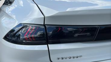 SPOTICAR Peugeot 508 1.6 11.8kwh Gt Premium Fastback E-eat Euro 6 (s/s) Used Car - Saloon Plug-in Hybrid White - Stockport - 1200604947_5