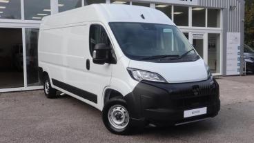 SPOTICAR Peugeot Boxer 2.2 Bluehdi 335 Professional Manual L3 H2 Euro 6 ( Used Car - Commercial Vehicle Diesel White - St. Austell - 1200523421_1