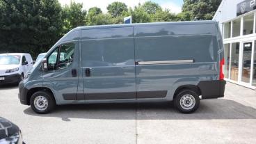 SPOTICAR Peugeot Boxer 2.2 Bluehdi 335 Professional Manual L3 H2 Euro 6 ( Used Car - Commercial Vehicle Diesel Grey - St. Austell - 1200527699_3