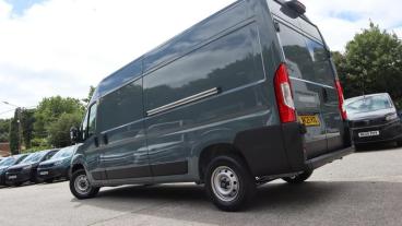 SPOTICAR Peugeot Boxer 2.2 Bluehdi 335 Professional Manual L3 H2 Euro 6 ( Used Car - Commercial Vehicle Diesel Grey - St. Austell - 1200527699_4
