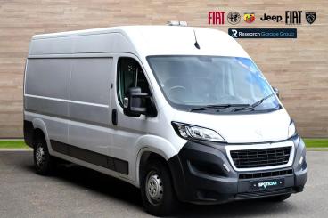 SPOTICAR Peugeot Boxer 2.2 Bluehdi 435 Professional L3 H2 Euro 6 (s/s) 5d Used Car - Commercial Vehicle Diesel White - Hinckley - 1200535306_1