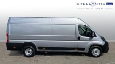 SPOTICAR Peugeot Boxer 2.2 Bluehdi 435 Professional Manual L4 H2 Euro 6 ( Used Car - Commercial Vehicle Diesel  - Hatfield - 1200542415_2