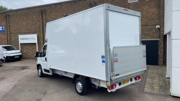 SPOTICAR Peugeot Boxer 2.2 Bluehdi 335 Built For Business L4 Euro 6 (s/s) Used Car - Commercial Vehicle Diesel White - Hatfield - 1200542429_5